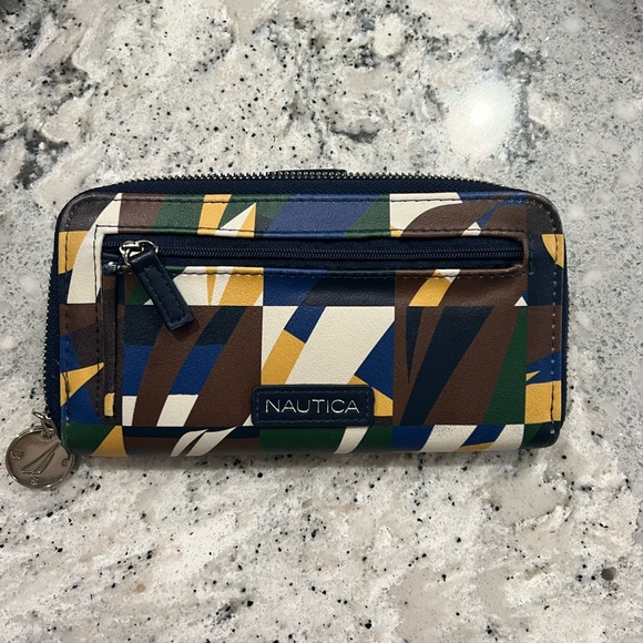 Nautica Wallet - Picture 1 of 3